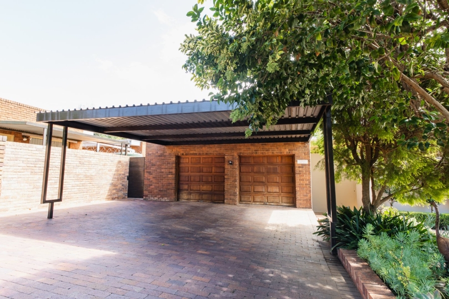 5 Bedroom Property for Sale in Heuwelsig Free State